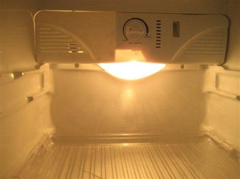 Виды освещения в холодильнике Атлант: различия и особенности