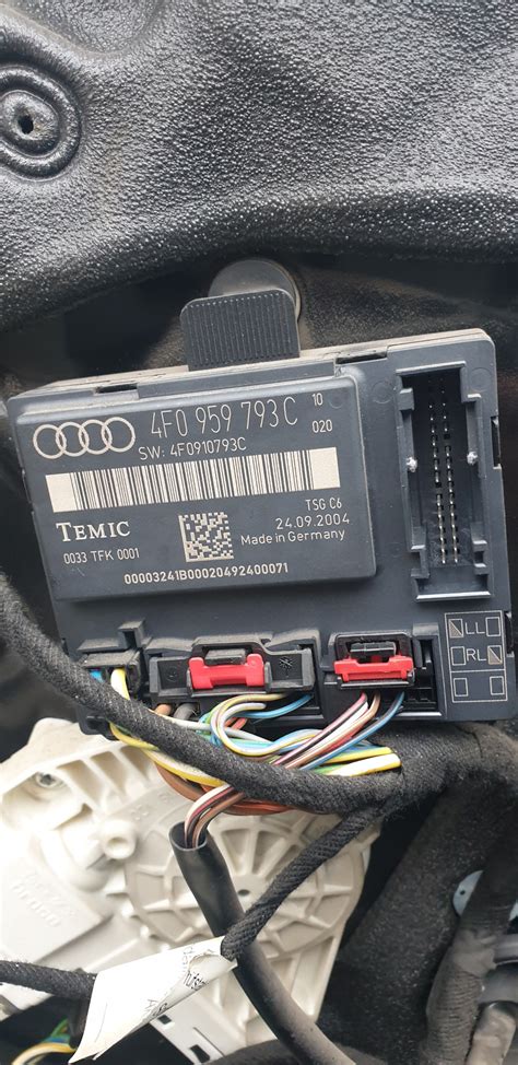 Подключение внешнего устройства звукового сигнала в автомобиле Audi А6 С6